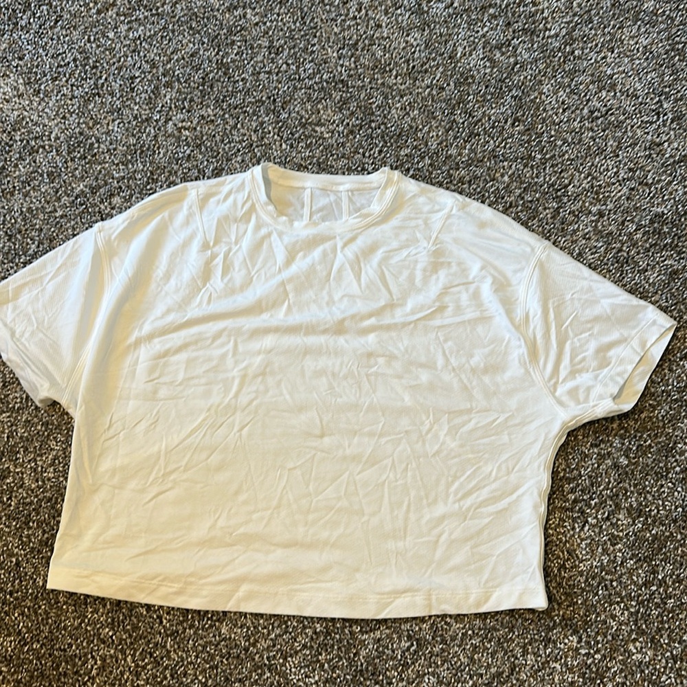 White lululemon cropped top